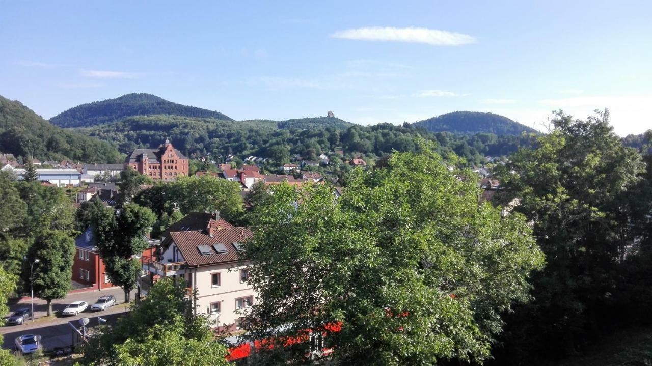Ferienwohnung Anita Annweiler am Trifels Buitenkant foto